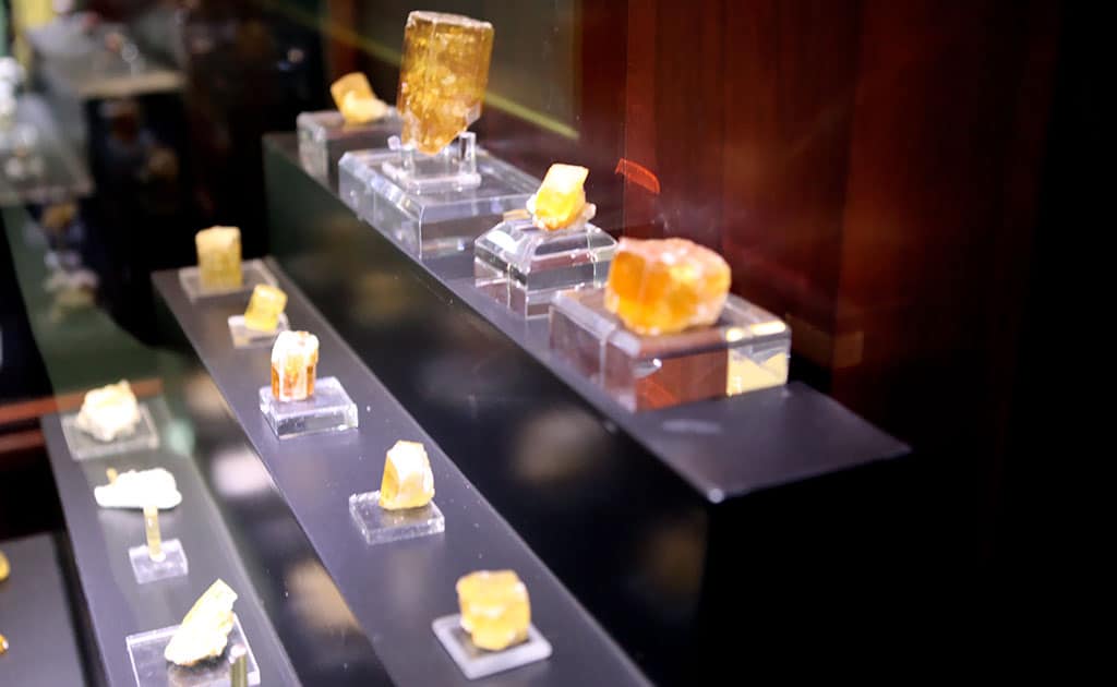 Salón de Berilos es un espacio del museo dedicado exclusivamente a la exposición de estas piedras